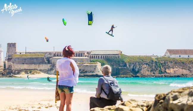 Kitesurfers in Balneario Tarifa
